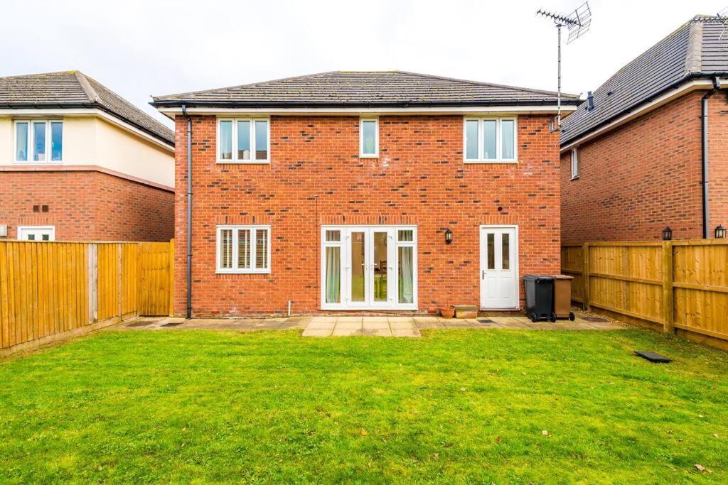 Luxurious Cosy 4Br Home Cheshire Saughall Exterior foto