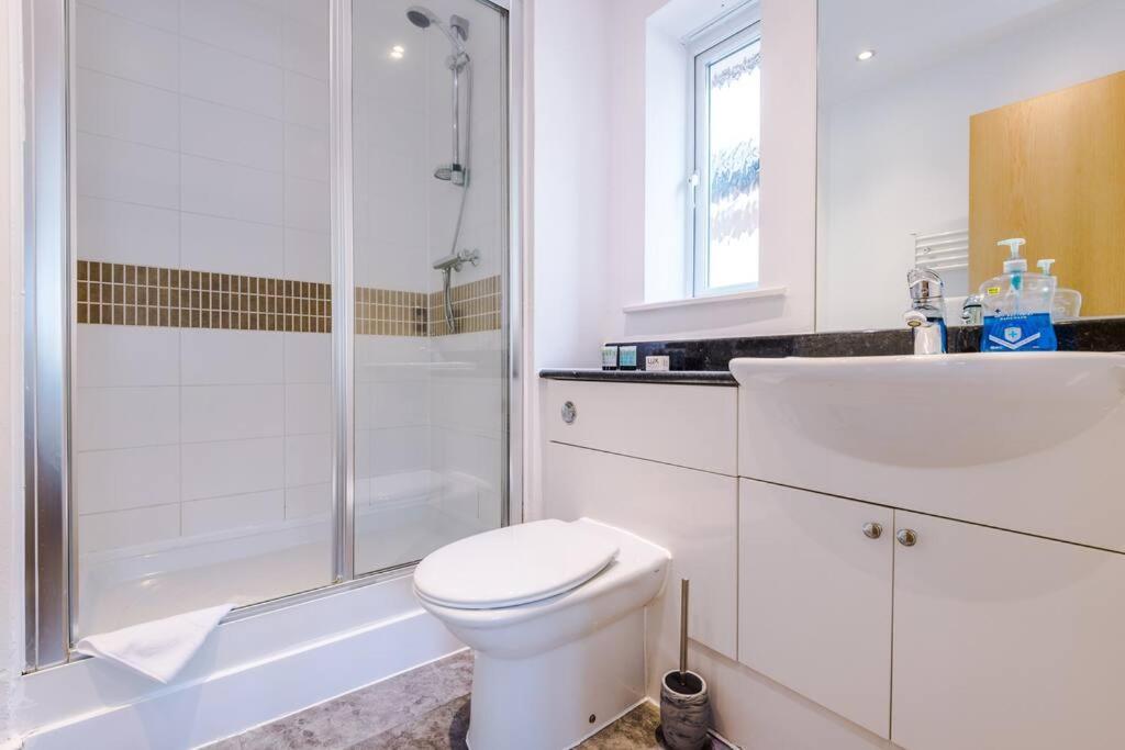 Luxurious Cosy 4Br Home Cheshire Saughall Exterior foto